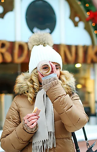 שווקים חגיגיים ואירוח זוכה פרסים מחכים במדינה הפרו-ישראלית