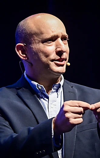 בנט מודה: פרצו לי לטלגרם, טלפונים וצ'אטים אמיתיים הופצו