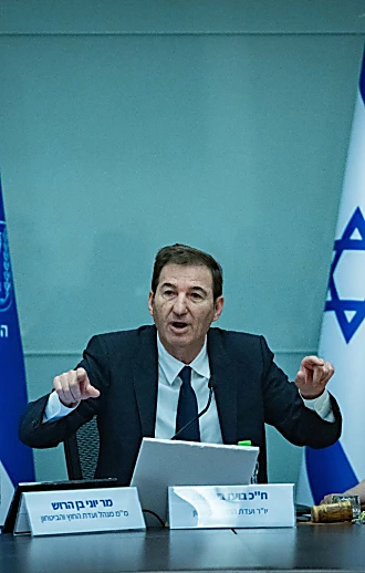 התנגחות בייעוץ המשפטי, צעקות ועימותים: המרוץ לחוק הפטור