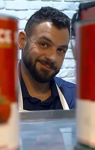 נר שני עם נתנאל - שעובדיו החזירו את האור בזמן שהיה במילואים