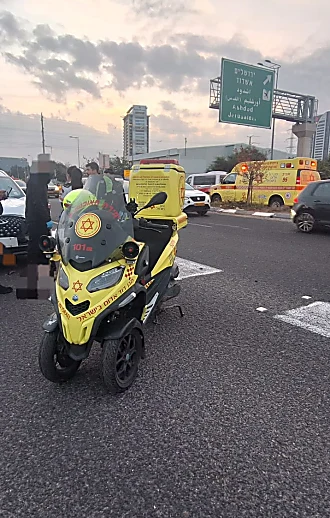 רוכב אופניים חשמליים בן 52 נהרג מפגיעת רכב בבני ברק