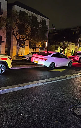 בן 50 נהרג בנפילה מגובה בחיפה; אישה נעצרה בחשד לרצח