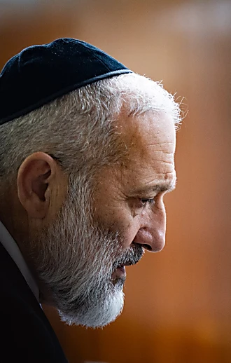 הכל נשאר במשפחה: כך השתלטה ש"ס על מינוי רבני הערים
