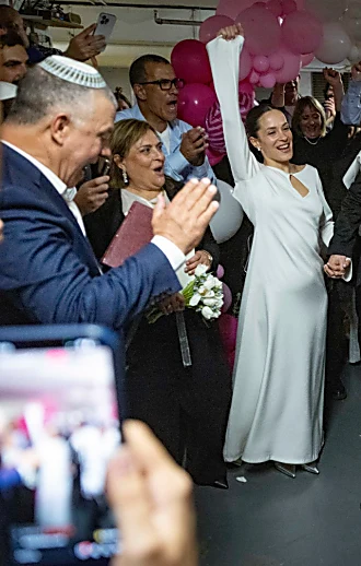 אהבה במקלט: הזוג שהחליט להתחתן 4 קומות מתחת לאדמה