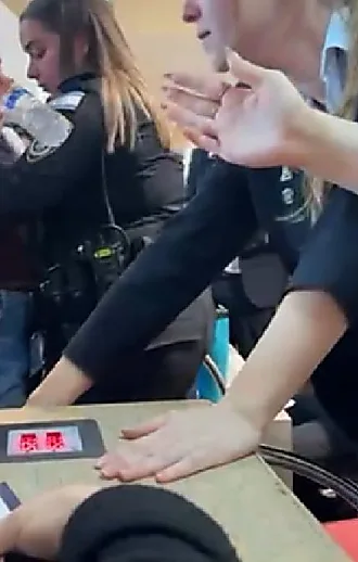 מהומה בנתב"ג: צומצמו המקומות בטיסות היוצאות, נוסעים זעמו