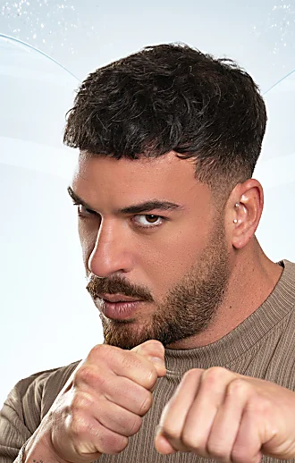 המהפך של כוכב "האח הגדול": מהכרס בחו"ל ועד לבימת "מר ישראל"