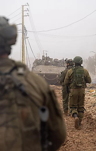 השיגורים לצפון נמשכים; שני לוחמים נפצעו בינוני בדרום לבנון