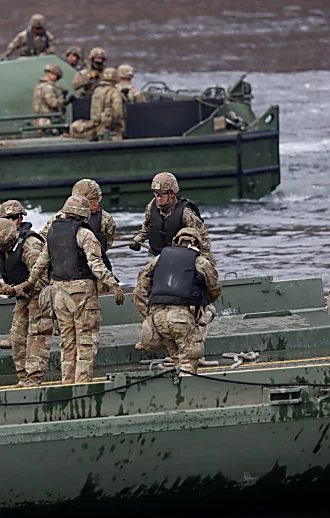 דיווח: הקומנדו האמריקני פועל באיראן לחילוץ הנווט הנעד