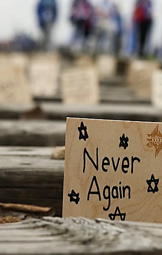 שורדי שואה ושבי במצעד החיים: "זו לא רק היסטוריה, זו אזהרה"