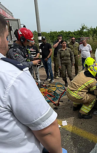 בת 60 נהרגה בתאונה בין רכב פרטי למשאית בצפון, ליד משמר הירדן