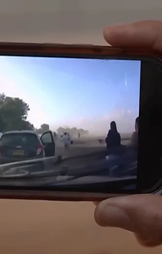 "ניתקו, לקחו והמשיכו הלאה": לאן נעלמו הצילומים מ-7 באוקטובר?
