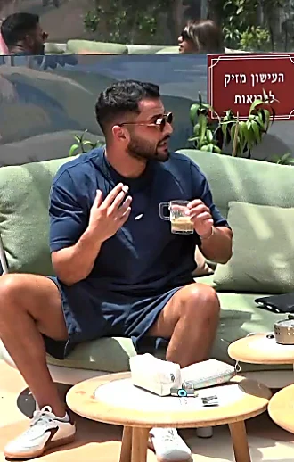 "אתה ליצן": אדיר גורם לרפאלה ומשה לאבד סבלנות