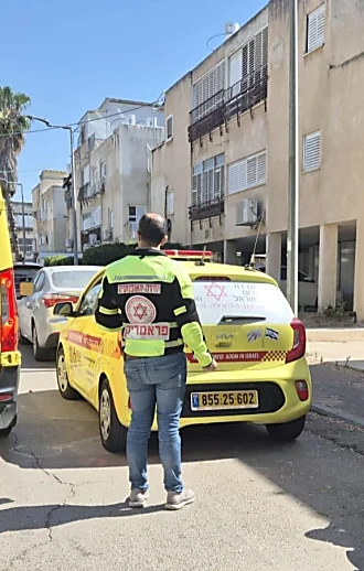 תינוק בן 4 חודשים פונה במצב קשה לאחר שנשכח ברכב סגור בשפלה