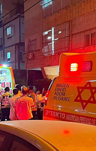 תינוק כבן חצי שנה נחנק משקית בבית בבני ברק, מצבו אנוש
