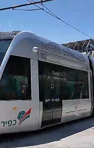 העיר שחוברה לה: הצצה לקו החדש של הרכבת הקלה בירושלים