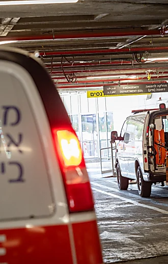 חשד: הניח עובר מת בכניסה לבית חולים בירושלים, נמלט - ונעצר