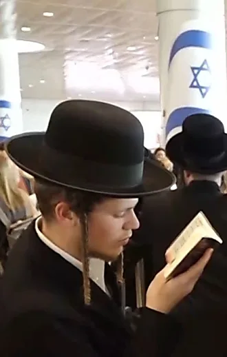 נטוס ולא נתגייס: העריקים החרדים שטסים לאומן - וחומקים ממעצר