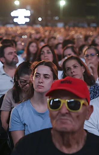 רבבות בטקס הזיכרון הלאומי ל-7.10: "רק אם נזכור, נוכל לתקן"