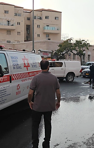 ילד בן 10 נפל מגובה של כ-3 מטרים בביתר עילית, מצבו קשה