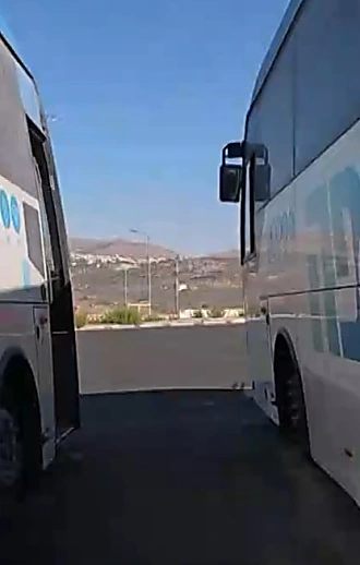 האוטובוסים מסין התקלקלו - והנוסעים משלמים את המחיר