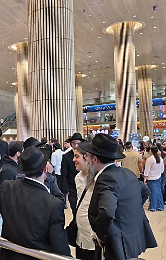 עשרות עריקים חרדים נעצרו בנתב"ג; נתניהו: "זה לא מקובל"