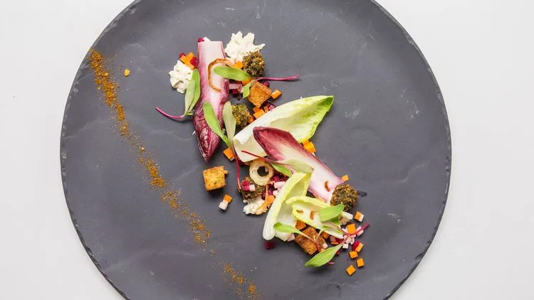 מתכון לפלאפל לצד סלט שורשים וקרם חציל של המתמודדת מינור בן דוד (מתוך משחקי השף, עונה 3, פרק 18, משימת הפלאפל)