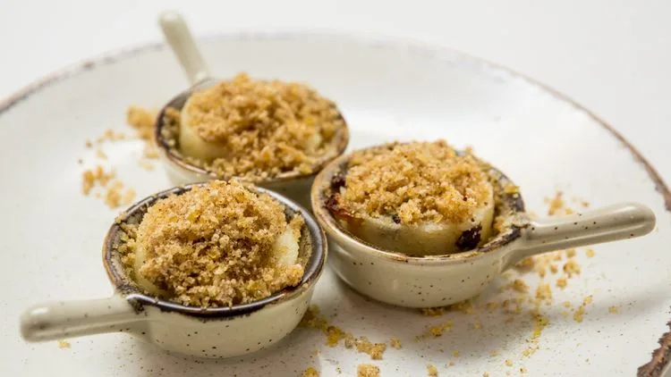 מתכון לניוקי סולת מתוק עם קרוקנט מי ורדים של המתמודדת תמר שורצברד (מתוך משחקי השף, עונה 3, פרק 23)