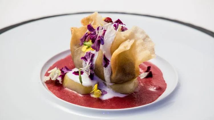 מתכון לקריספי בוריק עם טרטר פילה עגל, קונפי ראטה וציזיקי של רועי הלוי (מתוך משחקי השף, עונה 3, פרק 31 (הגמר))