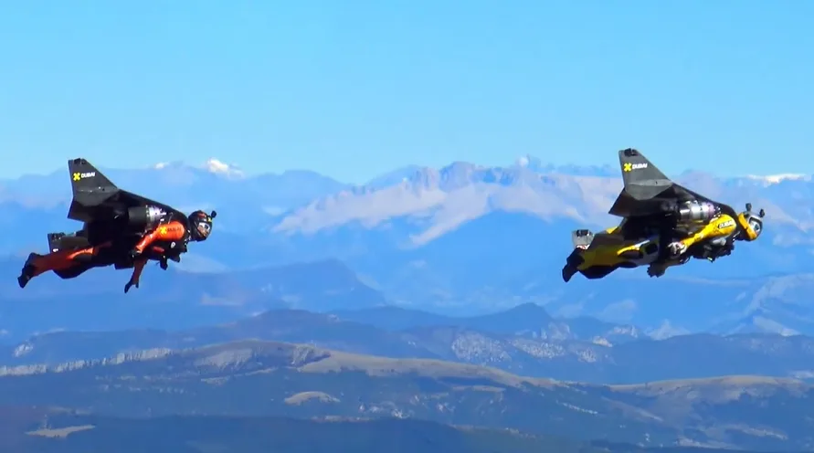 תעופה באמצעות כנפיים מכניות