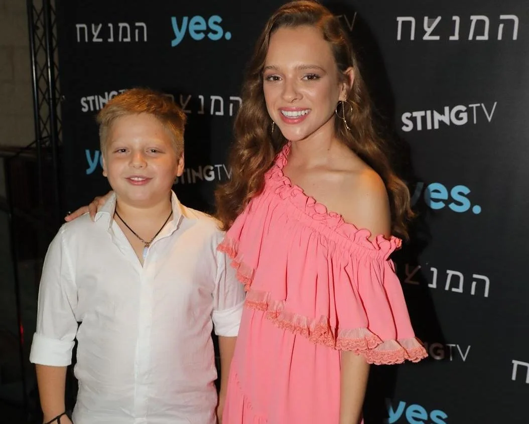 שירה האס ופטר בצבעי פונץ' וניל