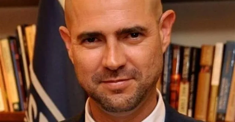 אמיר אוחנה