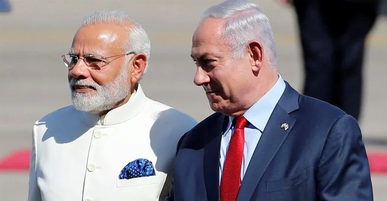 נרנדרה מודי, ראש ממשלת הודו, עם ראש ממשלת ישראל בנימין נתניהו בביקורו בישראל