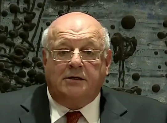 יו''ר ועדת הבחירות חנן מלצר בטקס העברת תוצאות הבחירות