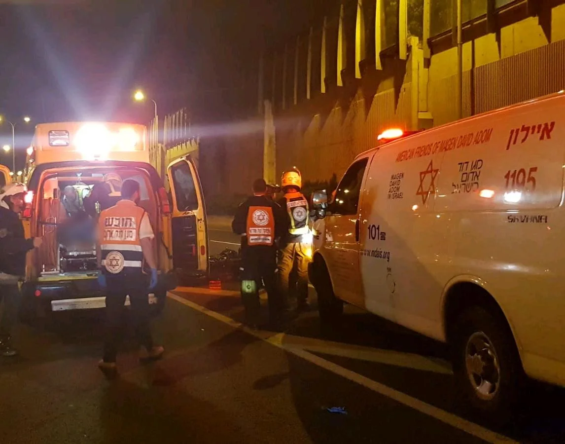 רוכב אופנוע נפצע קשה באיילון דרום