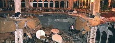 אולמי ורסאי לאחר קריסת הרצפה