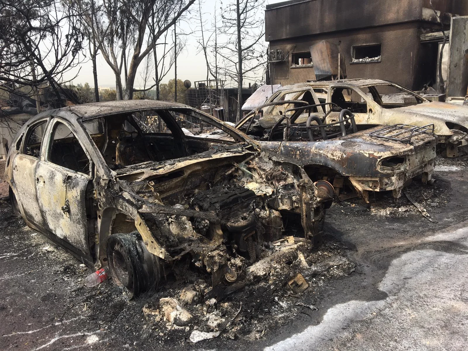 נזקי השריפה במבוא מודיעים