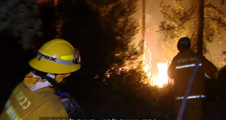 לוחמי אש במבוא מודיעים