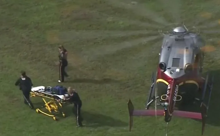 פינוי הפצועים מזירת הירי בווירג'יניה ביץ'