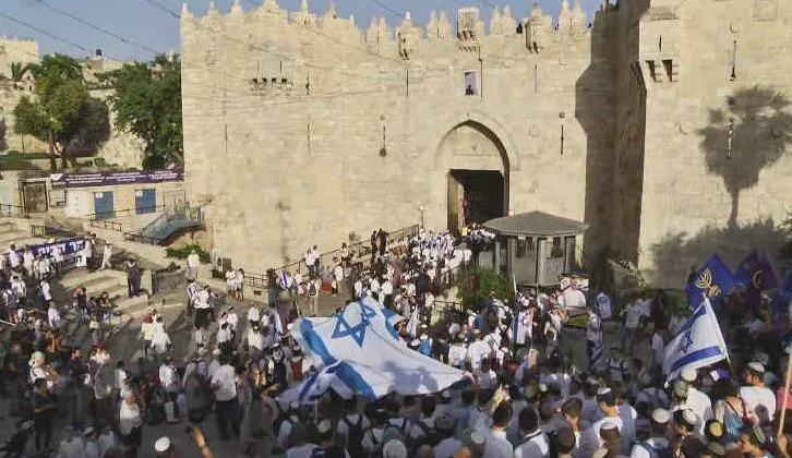 מצעד הדגלים