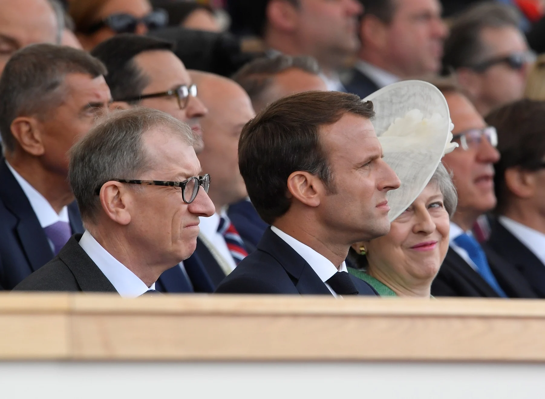 עמנואל מקרון ותרזה מיי בטקס 75 שנה לפלישה לנורמנדי