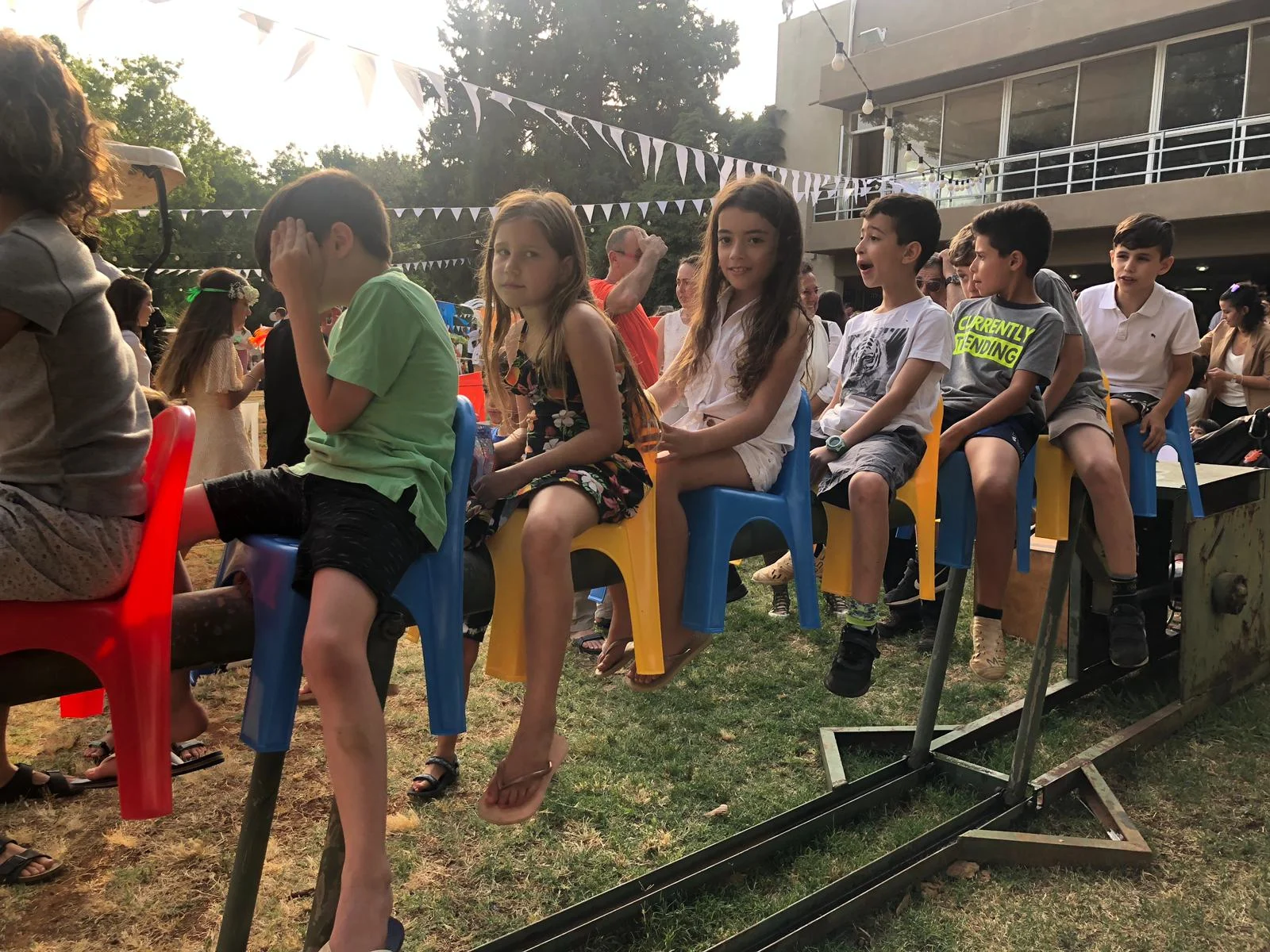 חגיגת שבועות במעיין ברוך