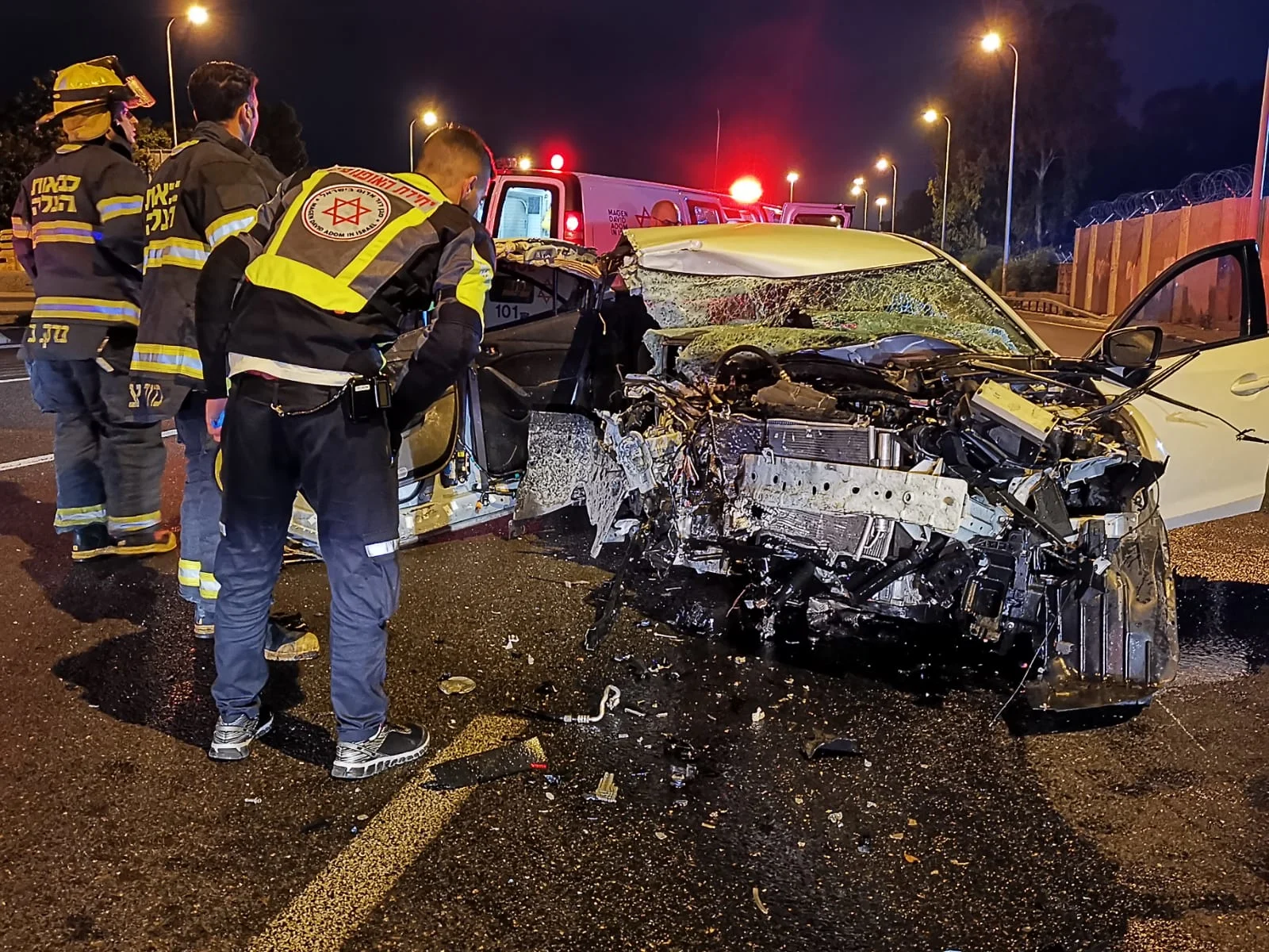 צעיר בן 24 נפצע קשה לאחר שהתנגש במעקה בכביש 5