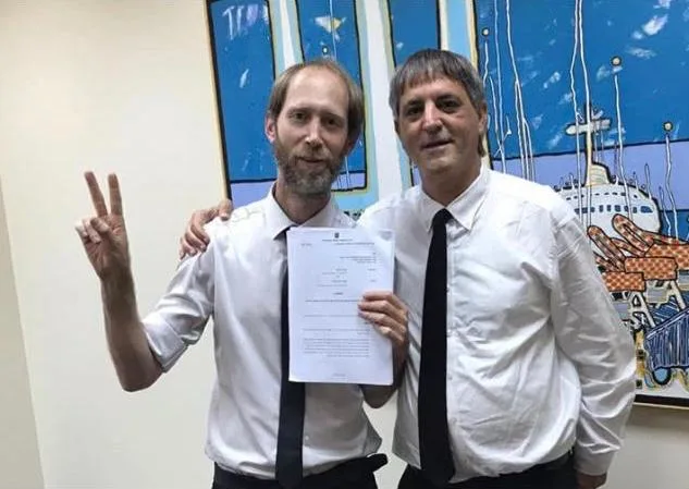 עורכי הדין אבי חימי ומשה וייס, סנגוריו של הנאשם