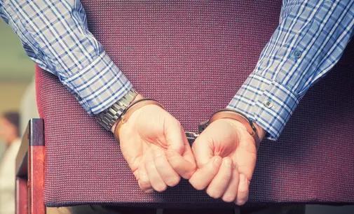 כפות לכסא, ארכיון