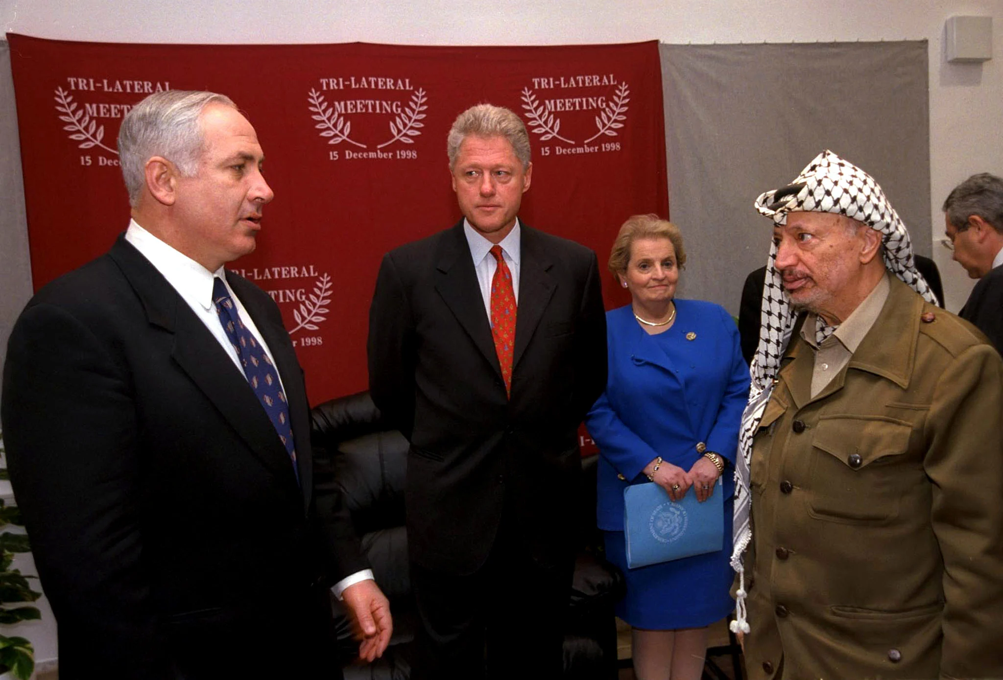 פגישה משותפת בין יאסר ערפאת, בנימין נתניהו וביל קילנטון, 1998