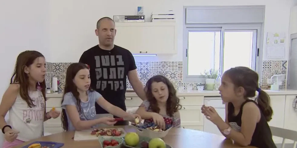 משפחת מלר: אב המשפחה מנהיג תזונה בריאה