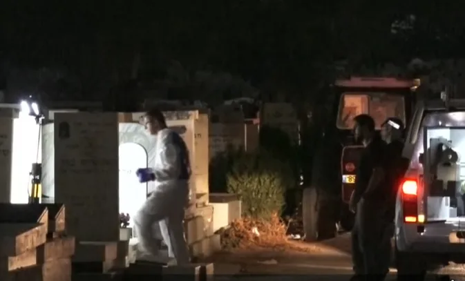 פתיחת קברה של נאוה אלימלך ז''ל