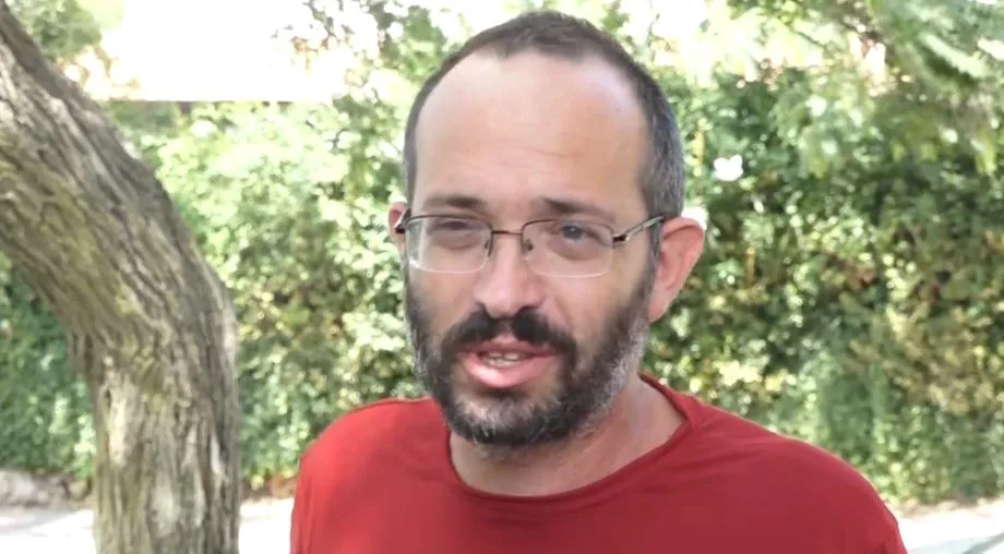 אביו של החייל דביר יהודה שורק, שנדקר למוות בגוש עציון