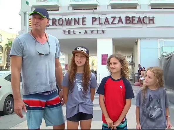 משפחת וייס, שביימה טביעות לבדוק ערנותם של מצילים