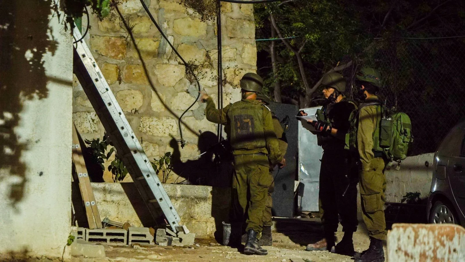 פעילות צה''ל למיפוי בתי החשודים